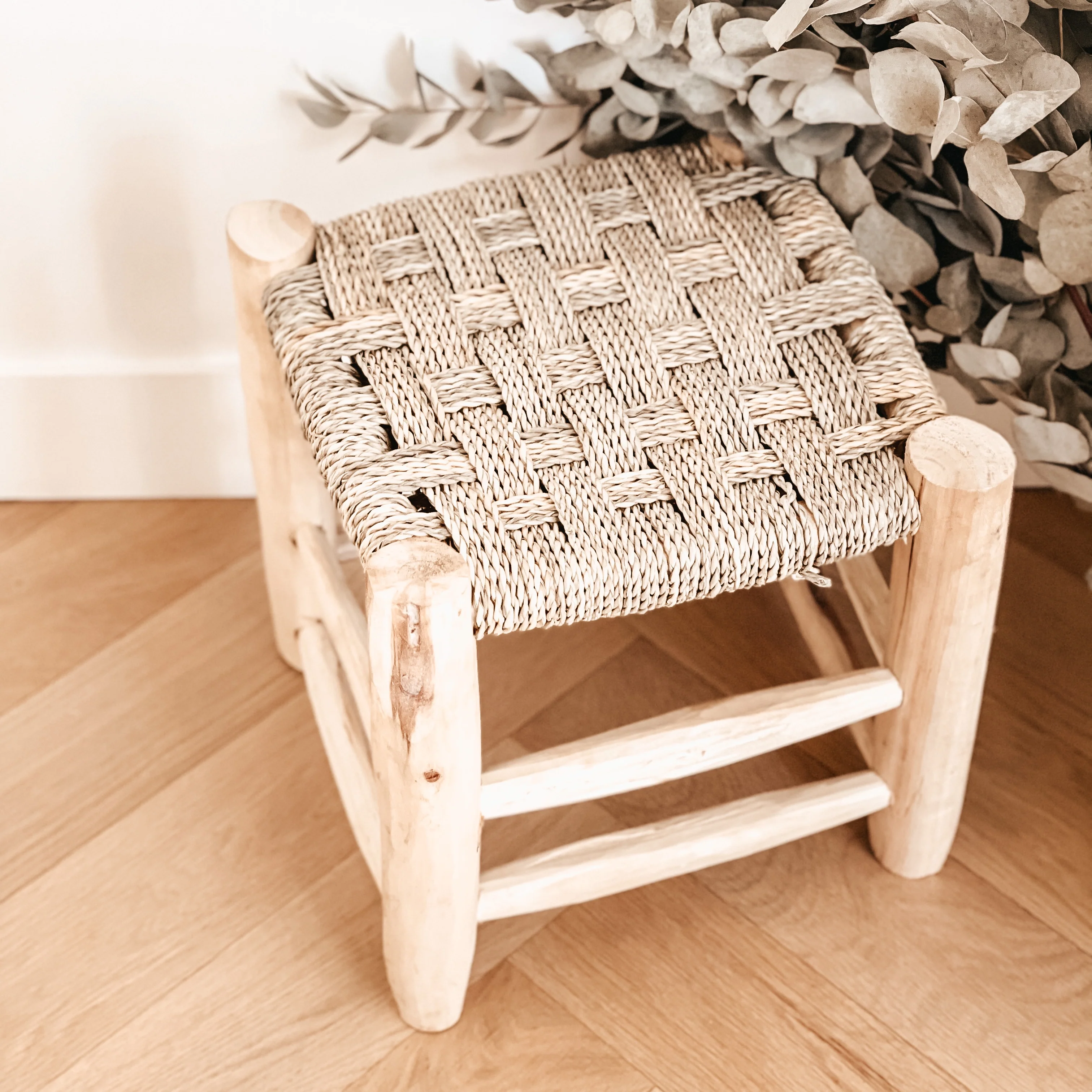 Tabouret en bois et fibres 